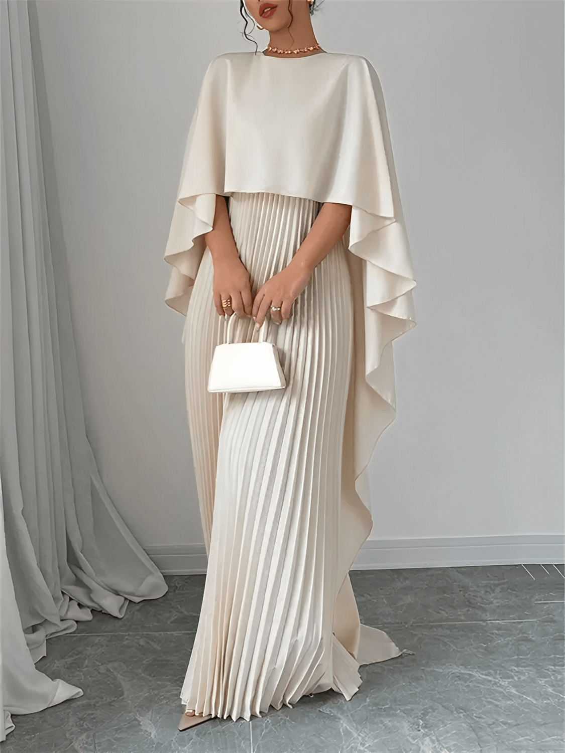 Vestido Longo de Festa Plissado com Capa Peplum Embutida – Loren