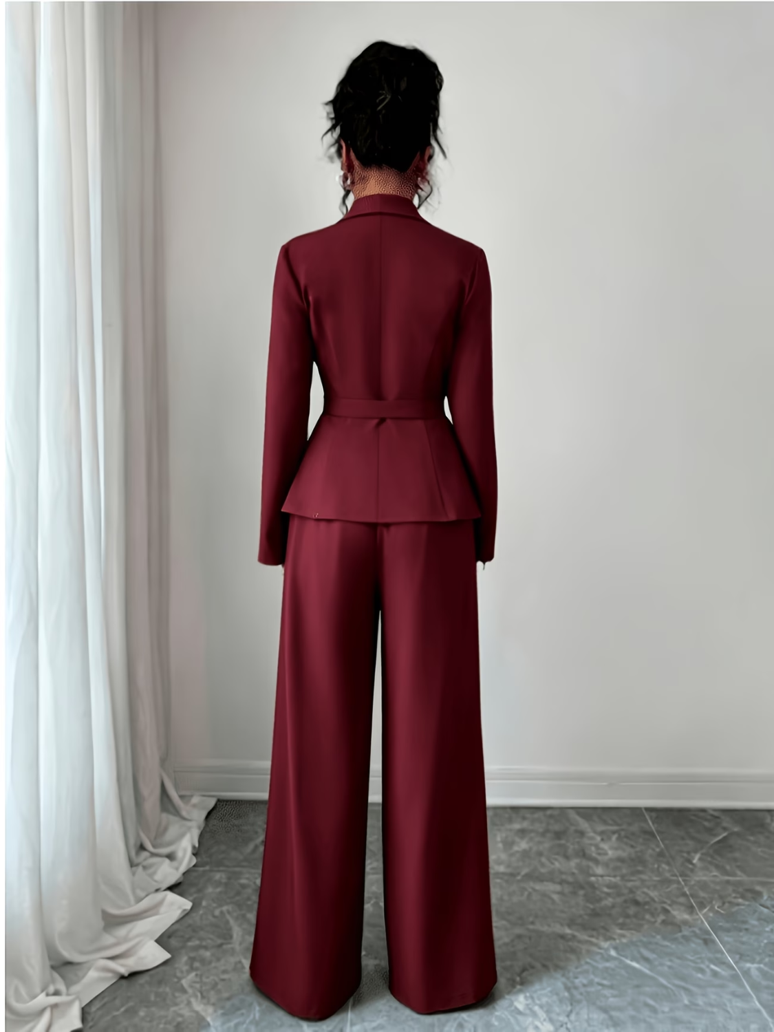 Conjunto Alfaiataria com Blazer Peplum Acinturado e Calça Pantalona - Loreta