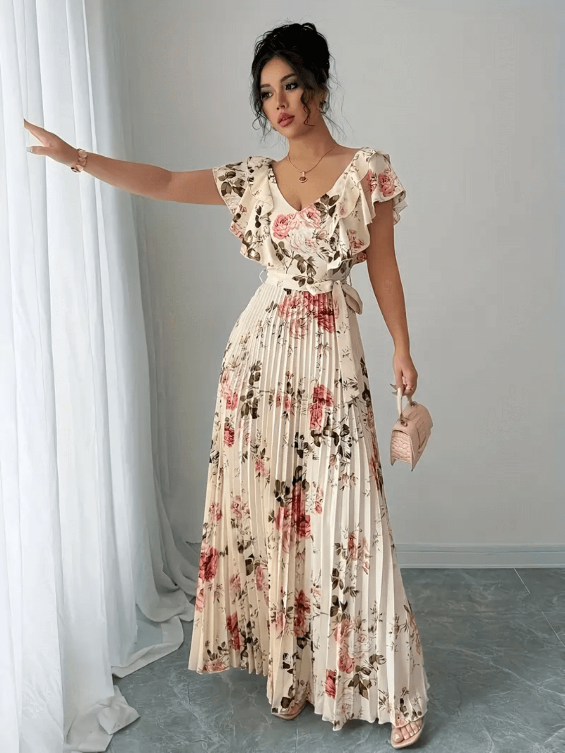 Vestido Longo Floral Plissado com Babados e Faixa-Cinto – Laís