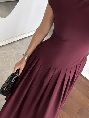 Vestido Maxi com Ombro Assimétrico e Saia Plissada Sofisticada – Luana [FRETE FULL]