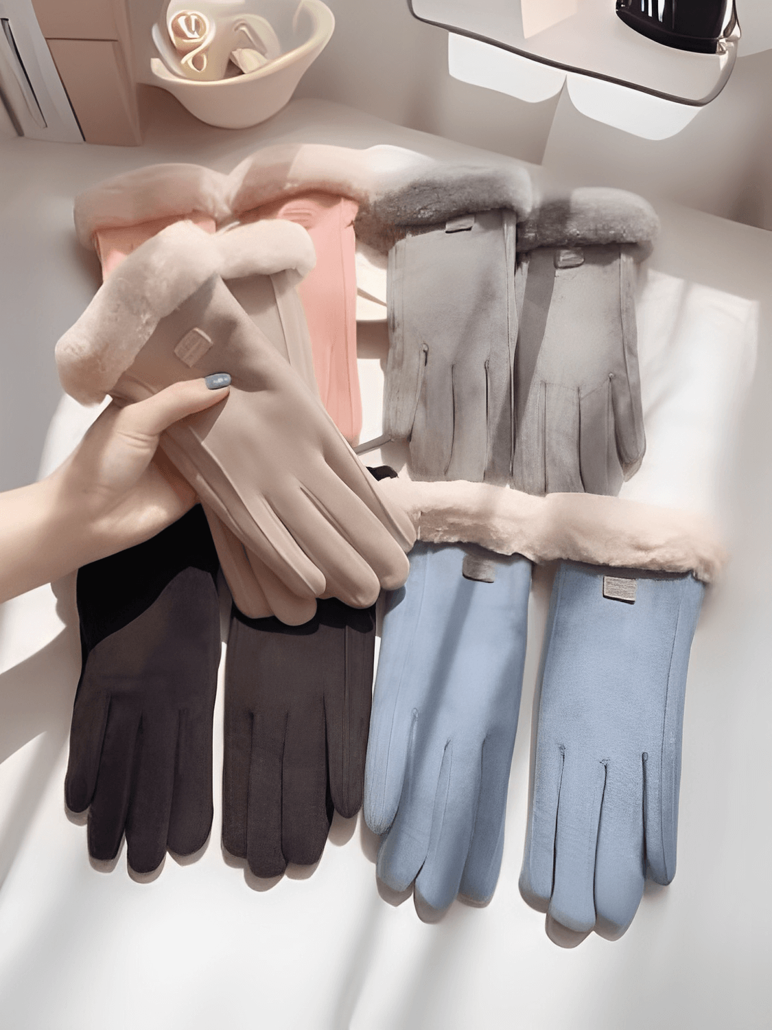 Luva Térmica em Camurça com Punho Peluciado – Lourdes