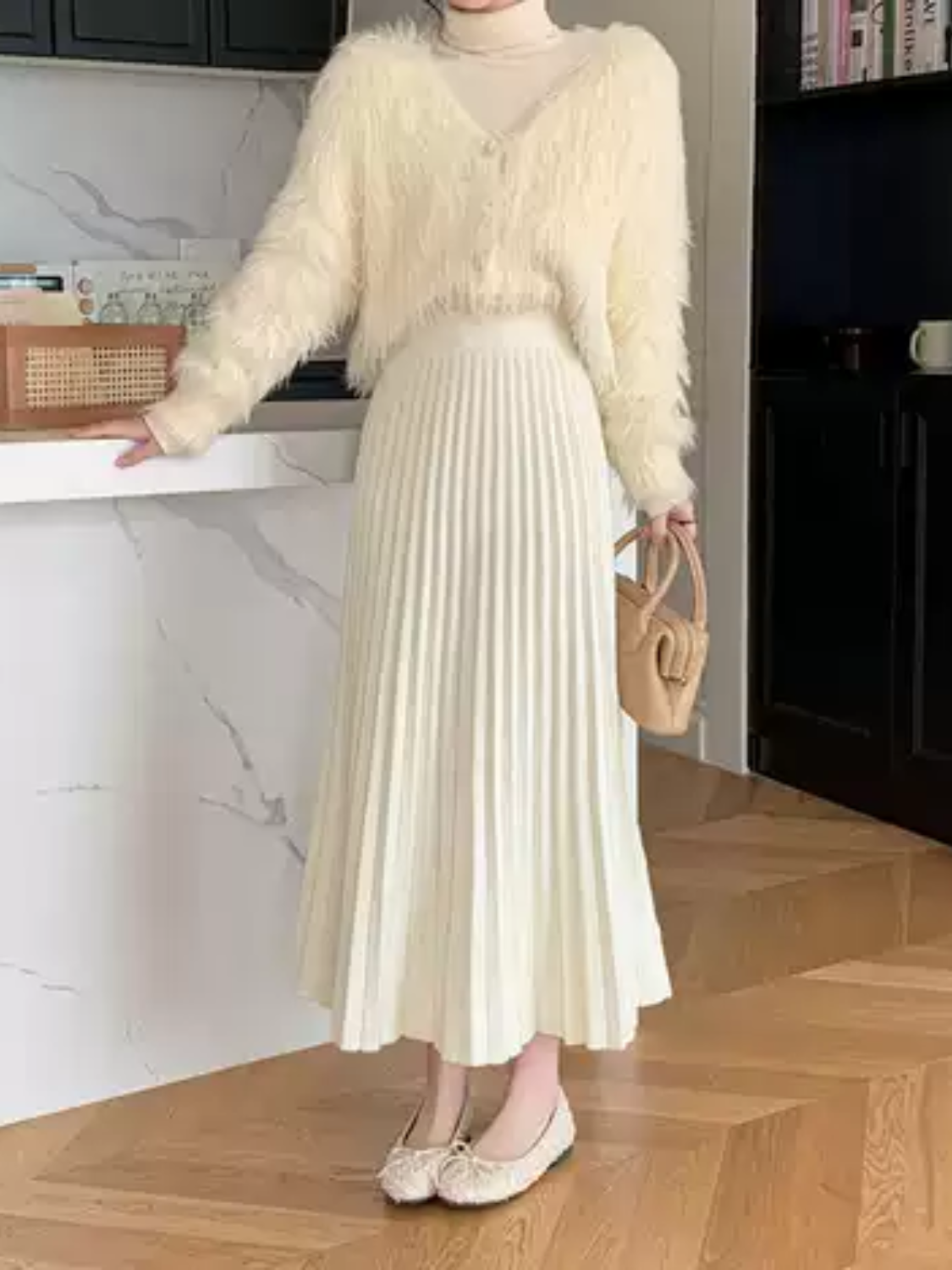 Saia Midi Plissada Modelagem Evasê Cintura Alta - Jamile