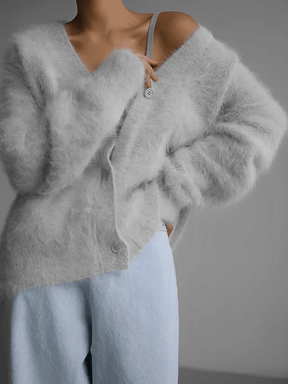 Cardigan em Tricô Peluciado com Decote V e Botões - Isabel