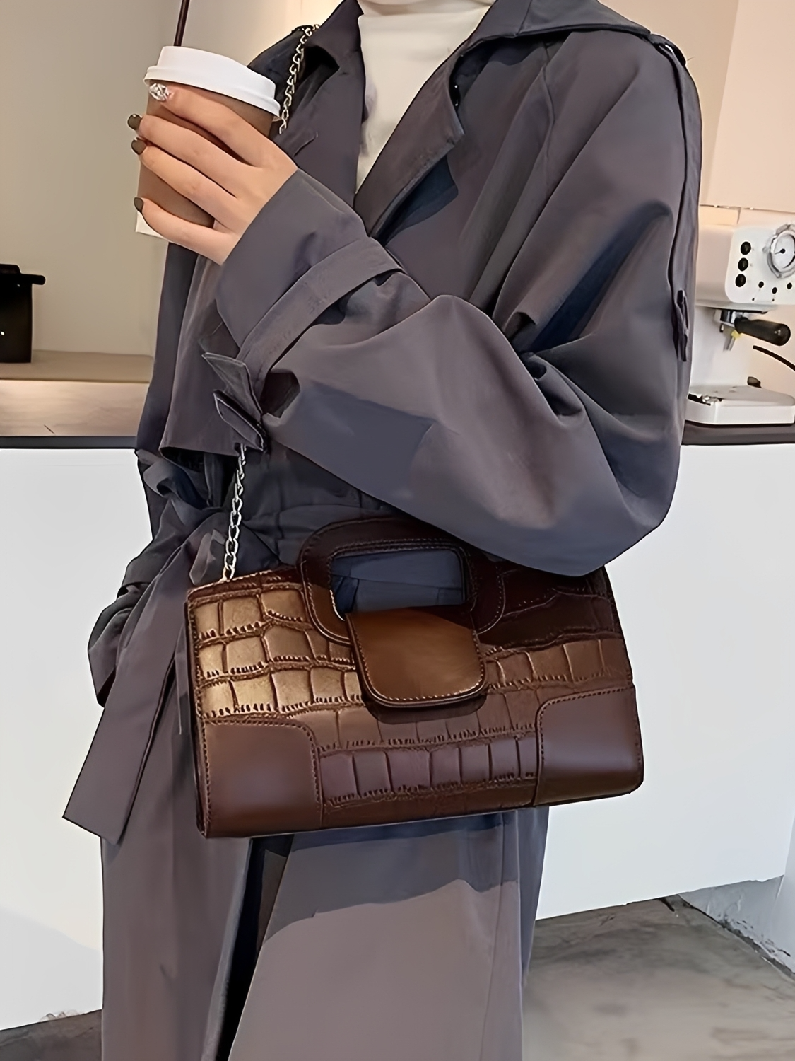 Bolsa em Couro PU Estruturada Textura Croco com Alça de Corrente - Lucie