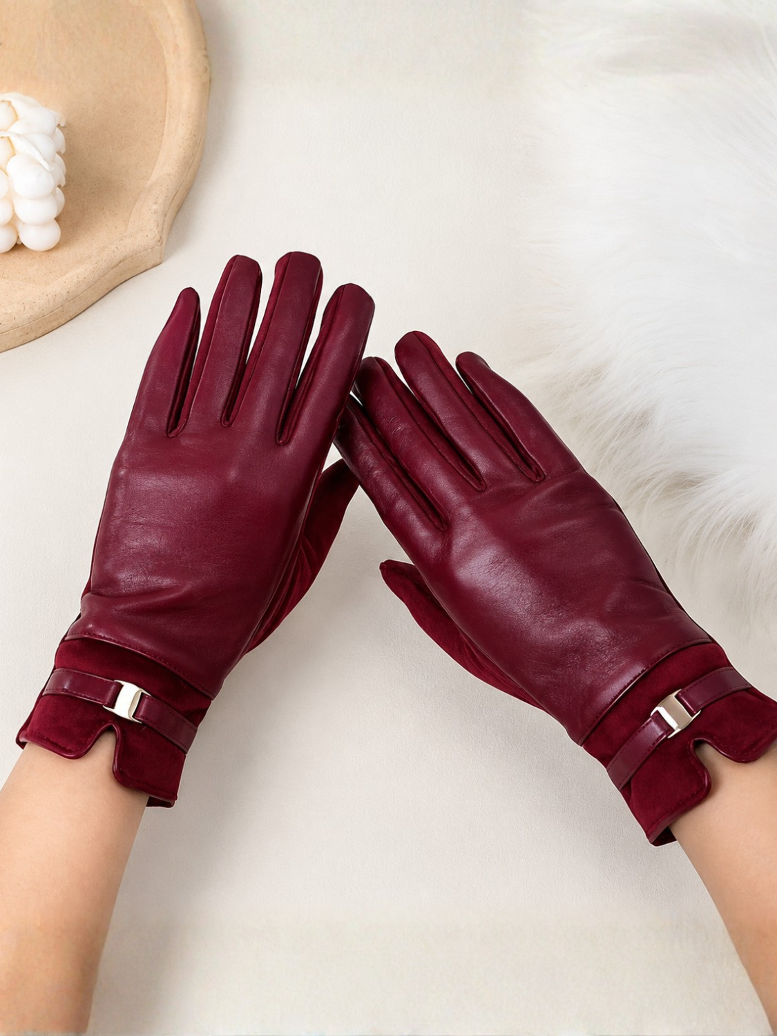 Luva Touch em Couro PU e Suede com Fivela Dourada Elegante - Kimberly