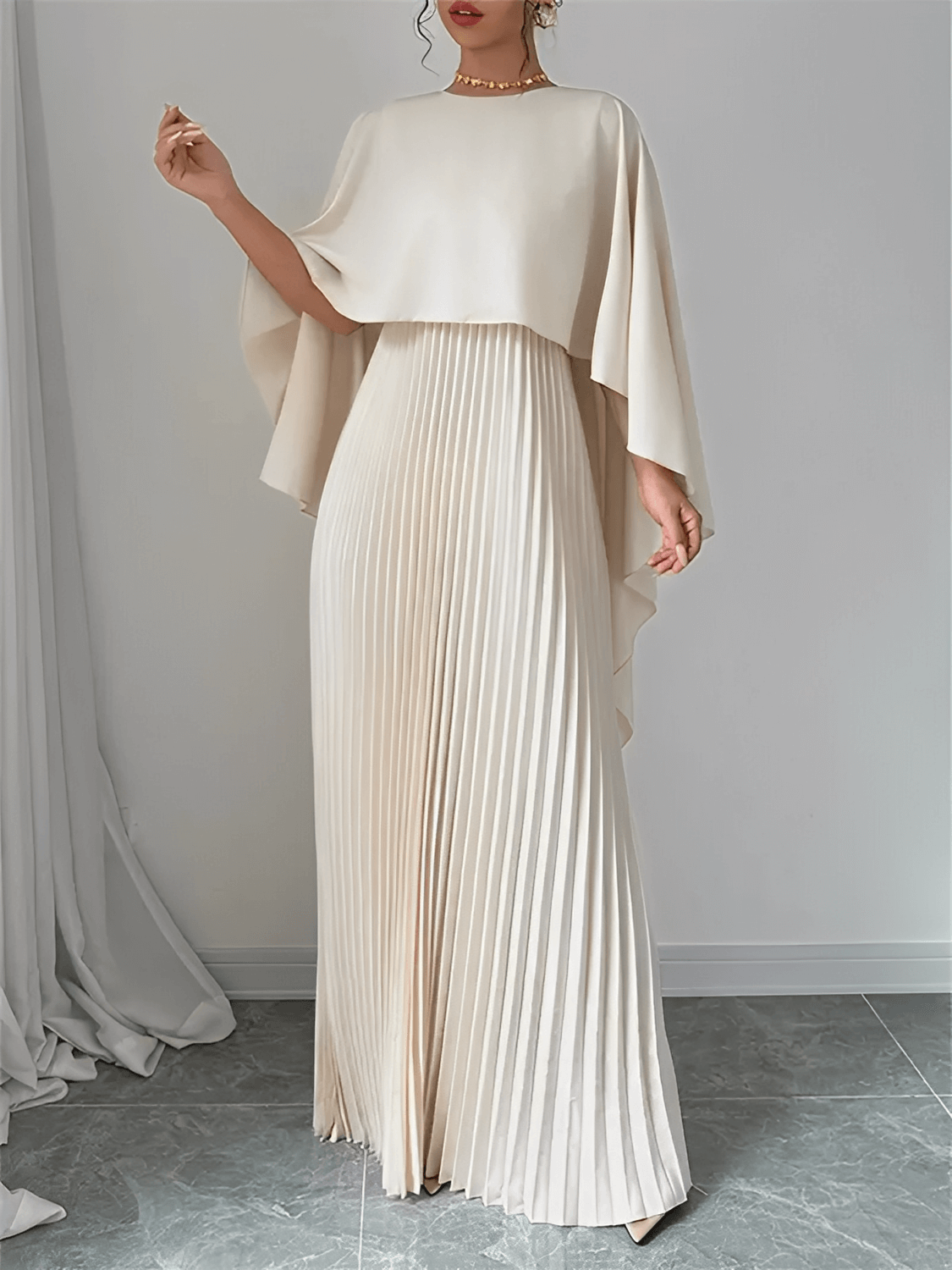 Vestido Longo de Festa Plissado com Capa Peplum Embutida – Loren [FRETE FULL]