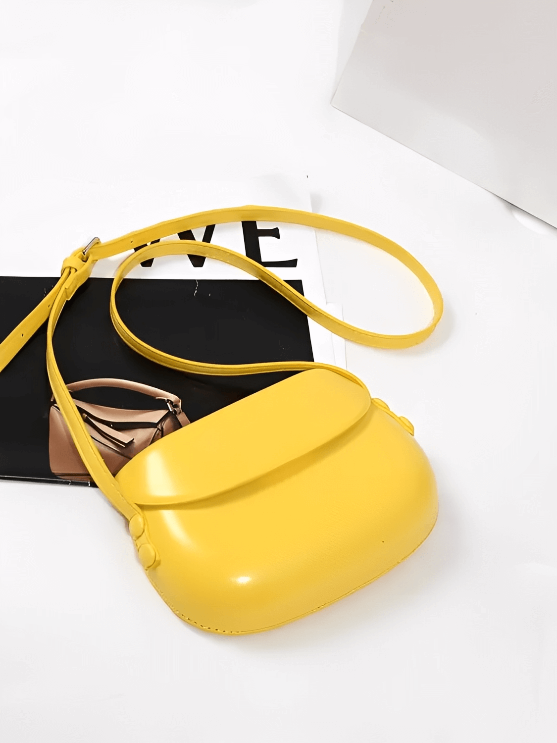 Bolsa Feminina em Couro PU com Design Arredondado e Alça Regulável – Odete