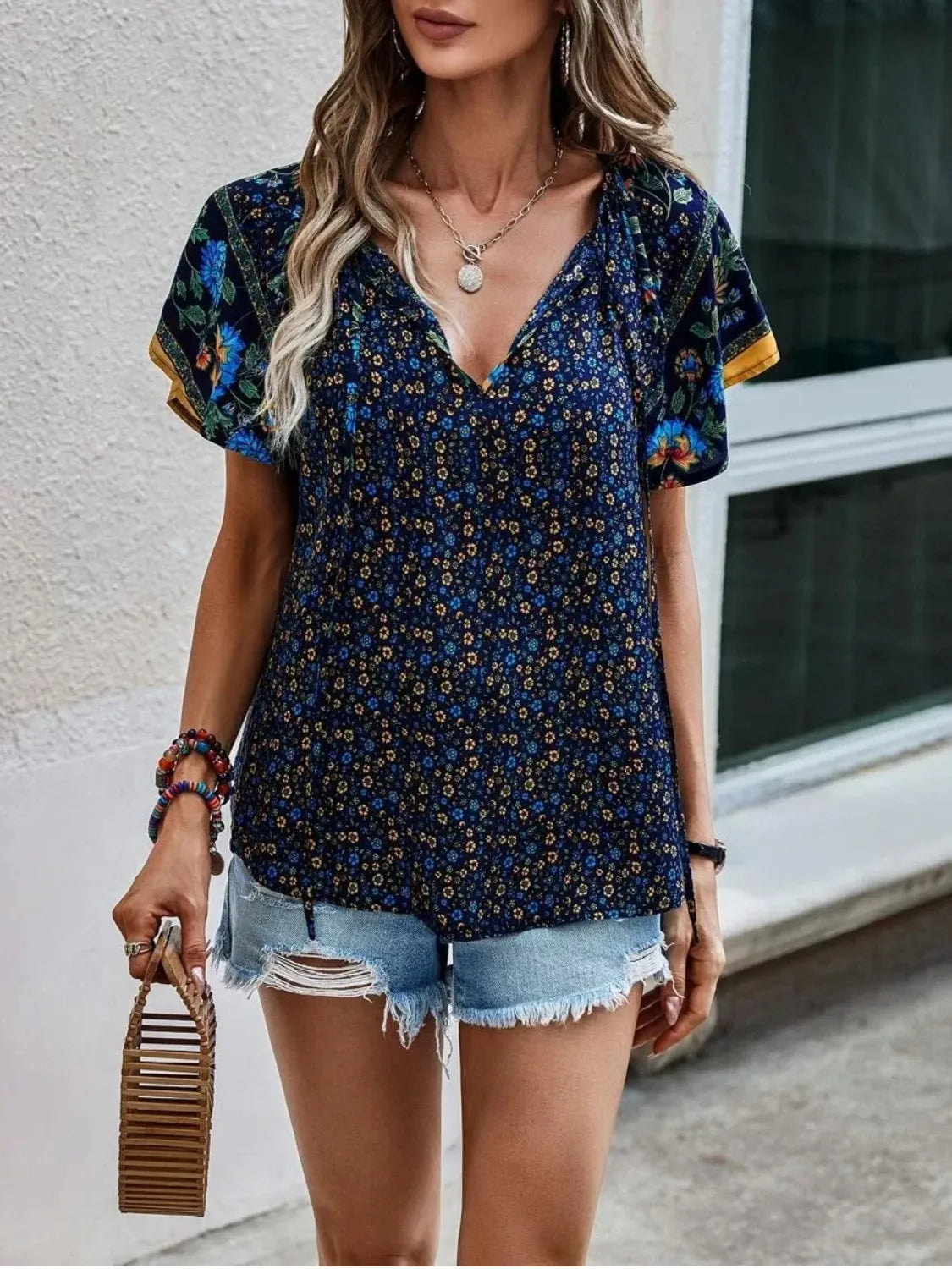 Blusa de Viscose com Mangas Borboleta e Estampa Floral – Tereza [FRETE FULL]