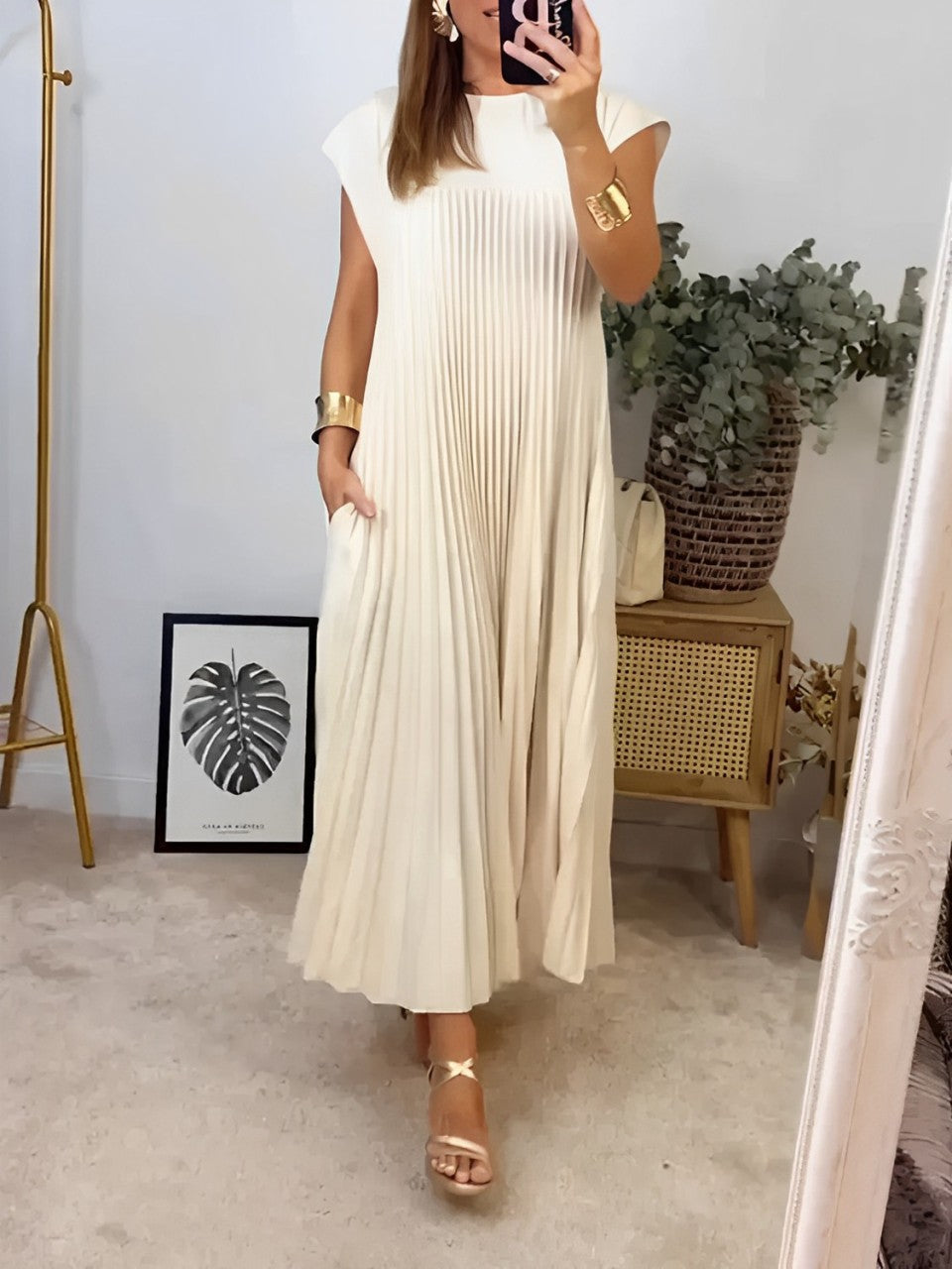 Vestido Longo Plissado Soltinho com Mangas Curtas e Decote – Diana