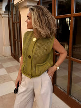 Blusa em Tricô com Decote Canoa Botões Maxi e Bolsos - Ayla
