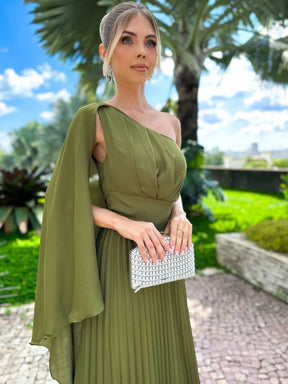 Vestido Longo de Festa com Capa no Ombro e Saia Plissada - Gabriella