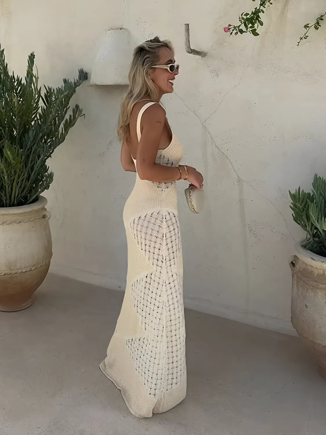Vestido Longo de Tricô Vazado com Alças Finas e Caimento Leve – Helena