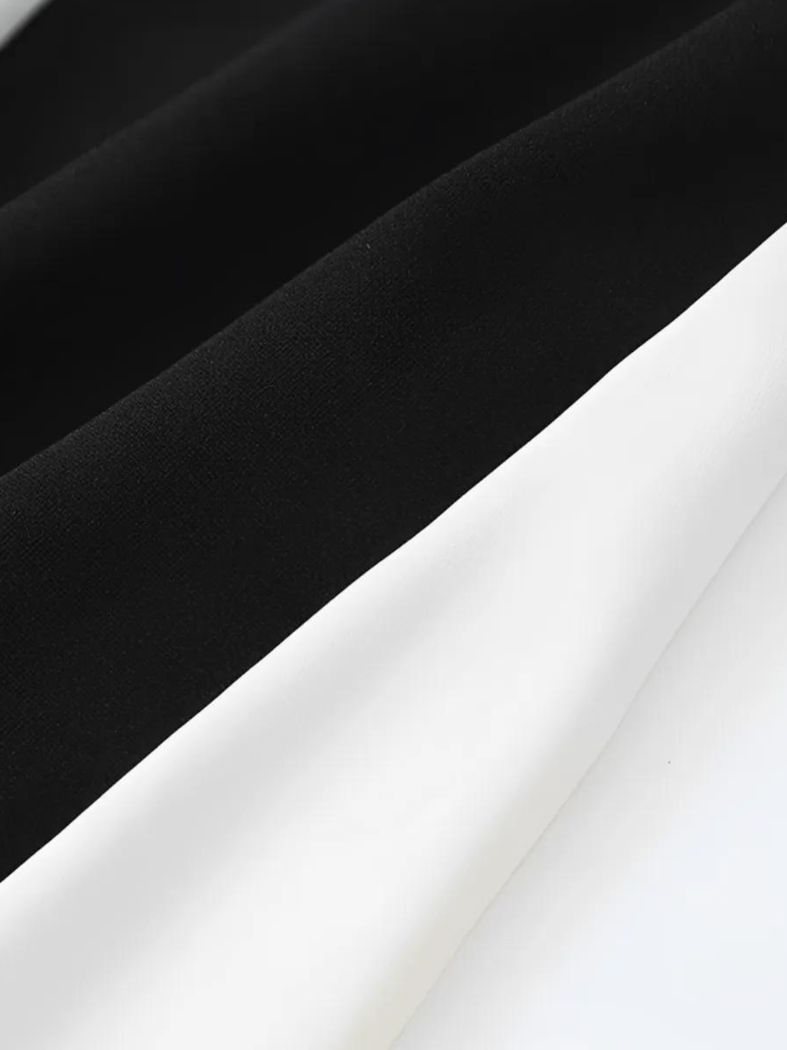 Vestido Longo com Decote Coração Alças Finas e Corpete Ajustado – Celine