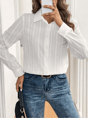 Camisa Texturizada com Listras Verticais e Punhos Estruturados - Karina