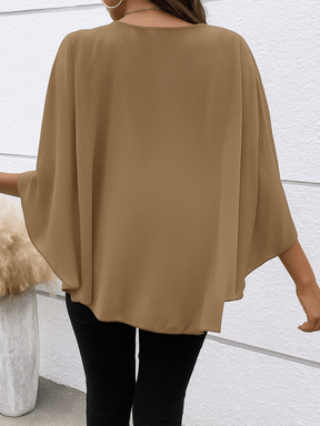 Blusa Feminina com Sobreposição Assimétrica Efeito Capa - Mallory