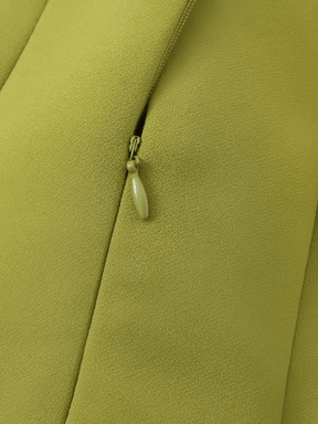 Blusa Peplum Acinturada com Decote V e Zíper nas Costas – Marisa