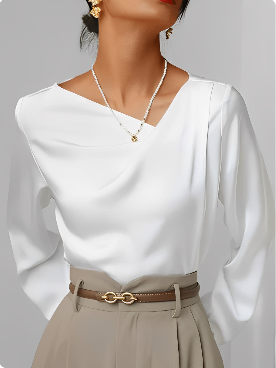 Blusa Acetinada com Decote Assimétrico e Punho com Botão – Dolores