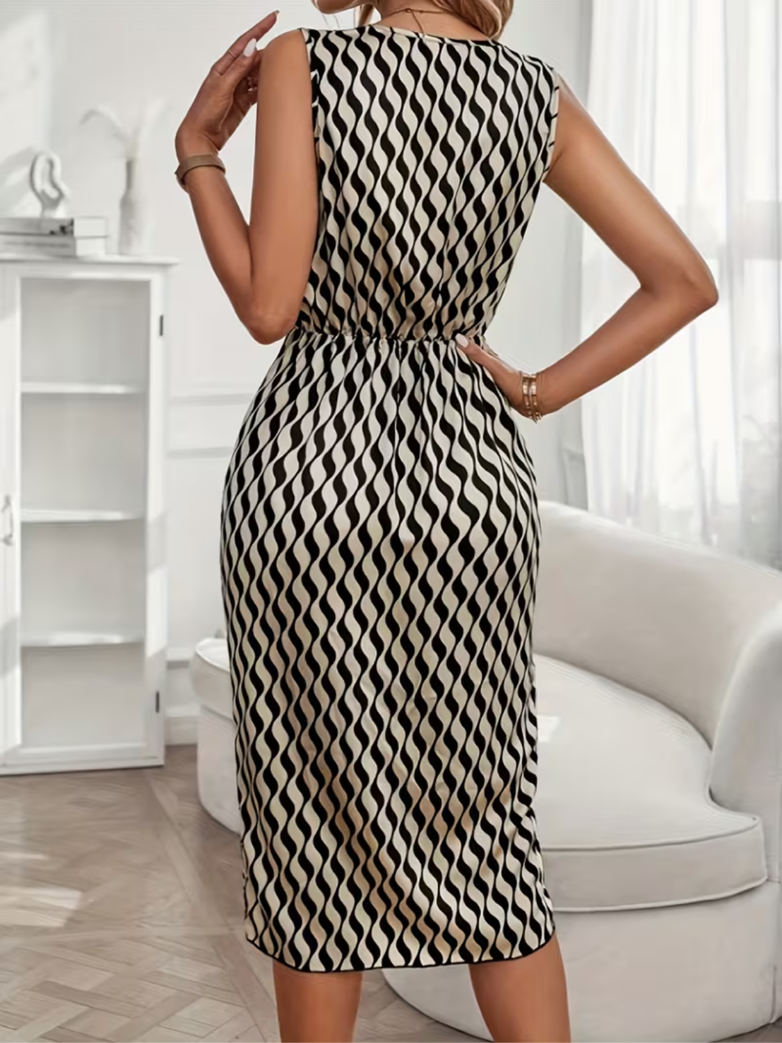 Vestido Midi Acetinado Estampado Assimétrico com Gola Solta – Maryam