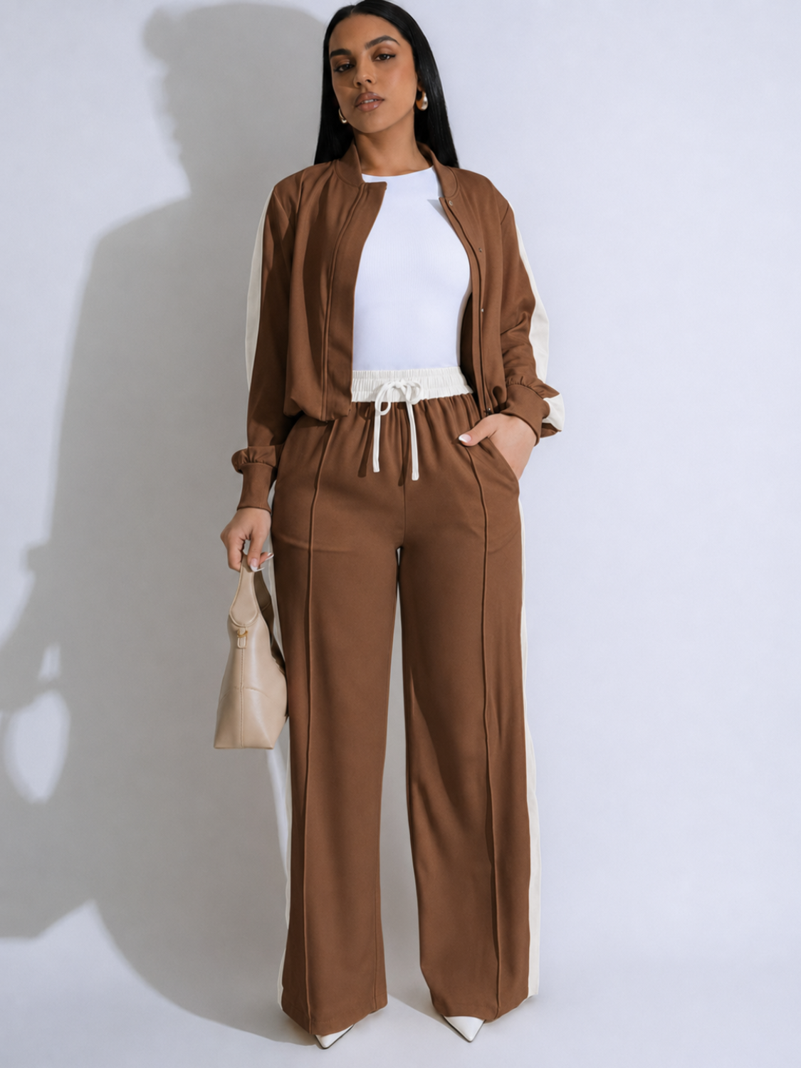 Conjunto Esportivo com Jaqueta Bomber e Calça Wide Leg Ajustável-  Zaia