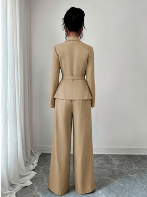 Conjunto Alfaiataria com Blazer Peplum Acinturado e Calça Pantalona - Loreta