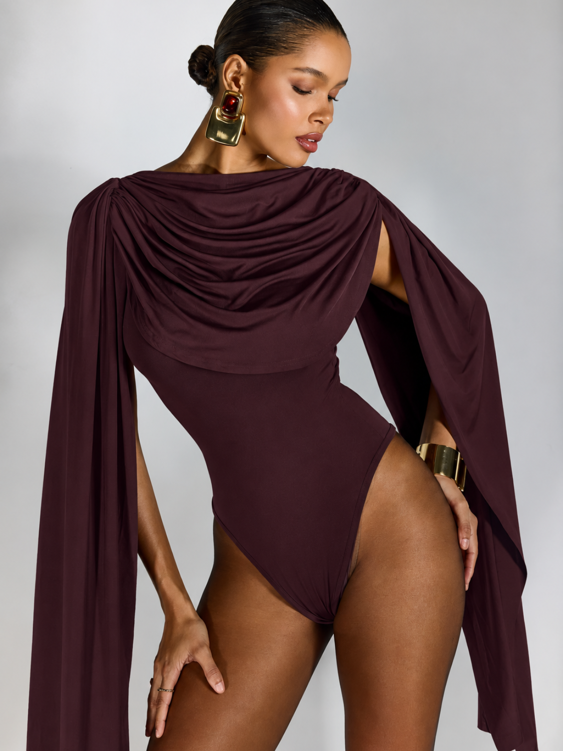 Body com Capa Drapeada Volumosa Sobreposta e Efeito Fluido - Lorelay