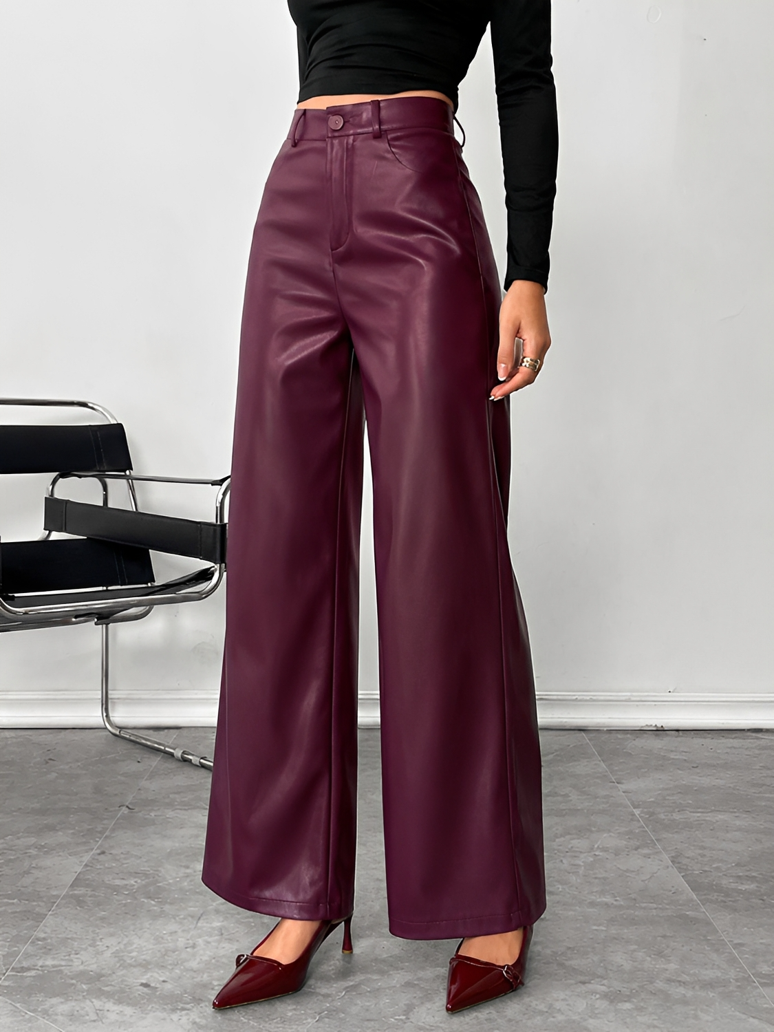 Calça Pantalona Wide Leg em Couro PU Cintura Alta - Beatrice