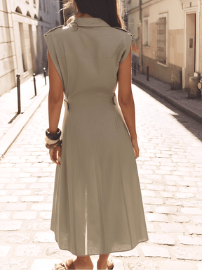 Vestido Midi Chemise Sem Mangas com Botões Dourados e Fivelas – Melina