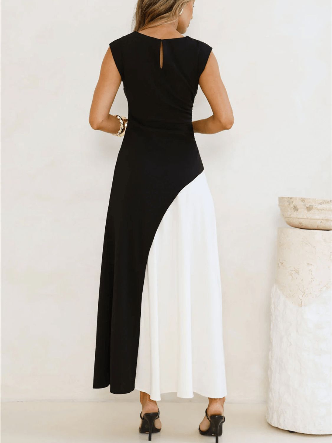 Vestido Longo Sem Mangas com Design Bicolor Diagonal Elegante - Alane [FRETE FULL]