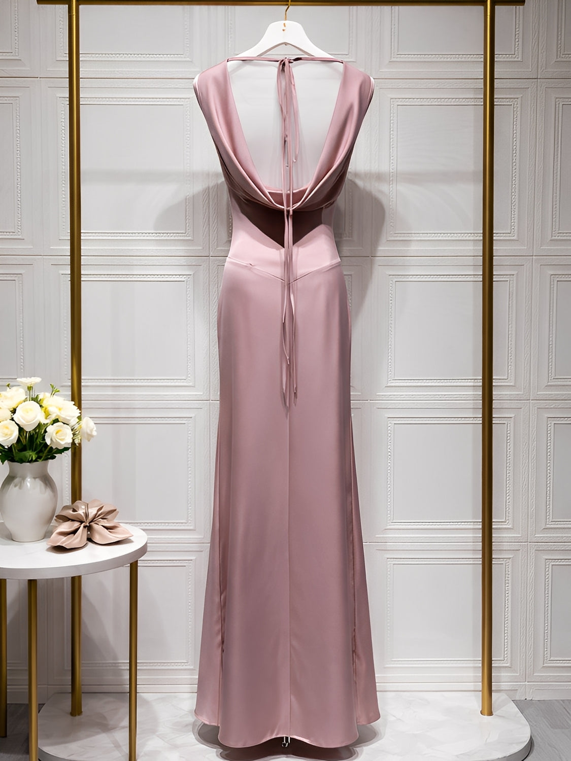 Vestido de Festa Longo Acetinado com Decote Drapeado e Costas Nuas  – Selin [FRETE FULL]