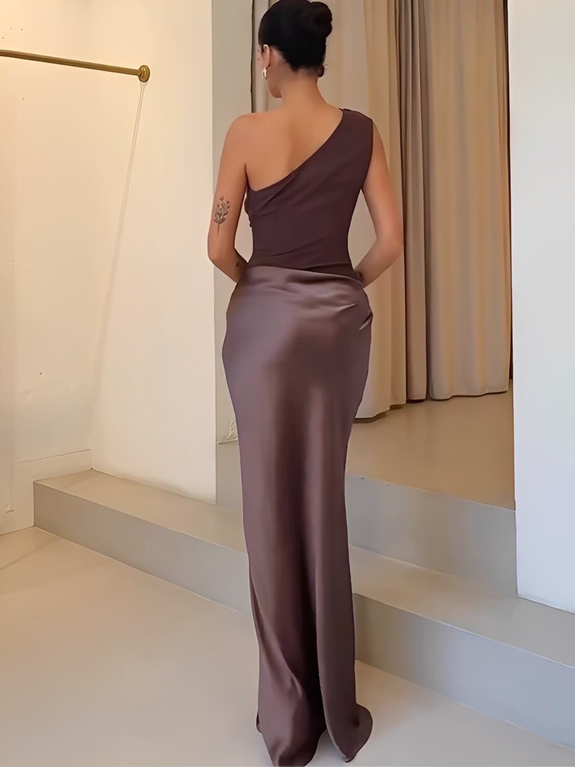 Vestido Longo Acinturado Acetinado Decote Diagonal e Ombro Único – Mirela [FRETE FULL]