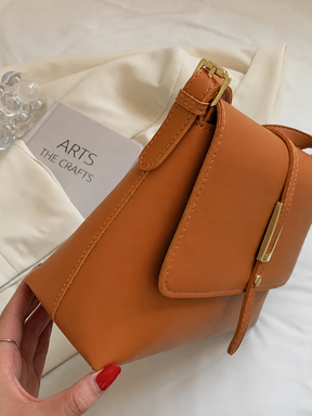 Bolsa Feminina Grande de Ombro com Detalhes Dourados Elegantes - Mary