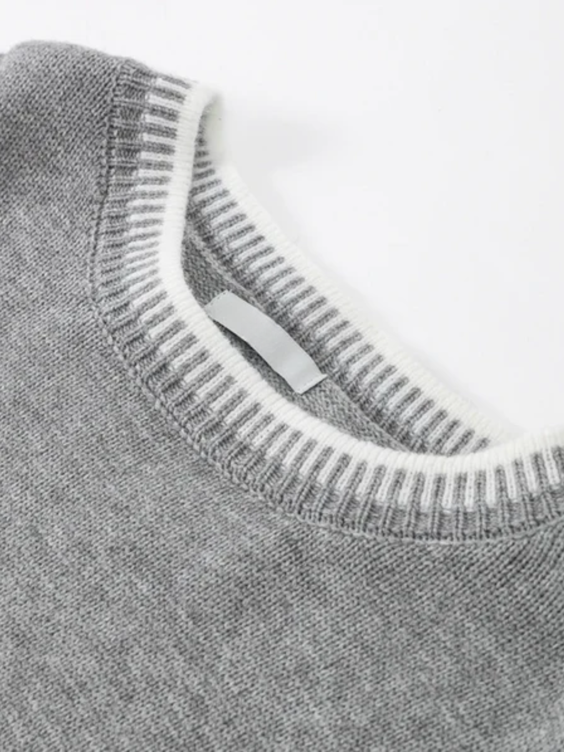Conjunto Feminino com Suéter e Calça com Detalhes em Crochê – Íris