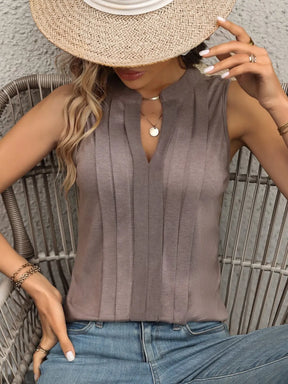 Blusa Regata Plissada em Tecido Leve com Decote em V – Adeline