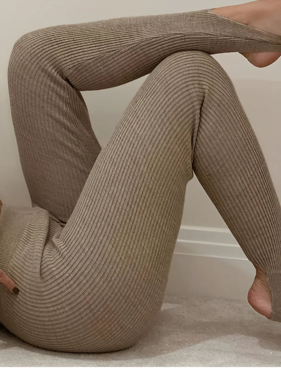 Calça Legging Canelada de Cintura Alta com Pézinho – Leticia
