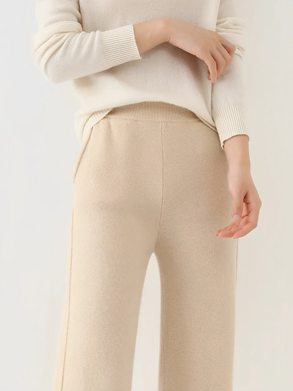 Calça Pantalona Feminina de Lã com Bolsos e Abertura na Barra – Vivian