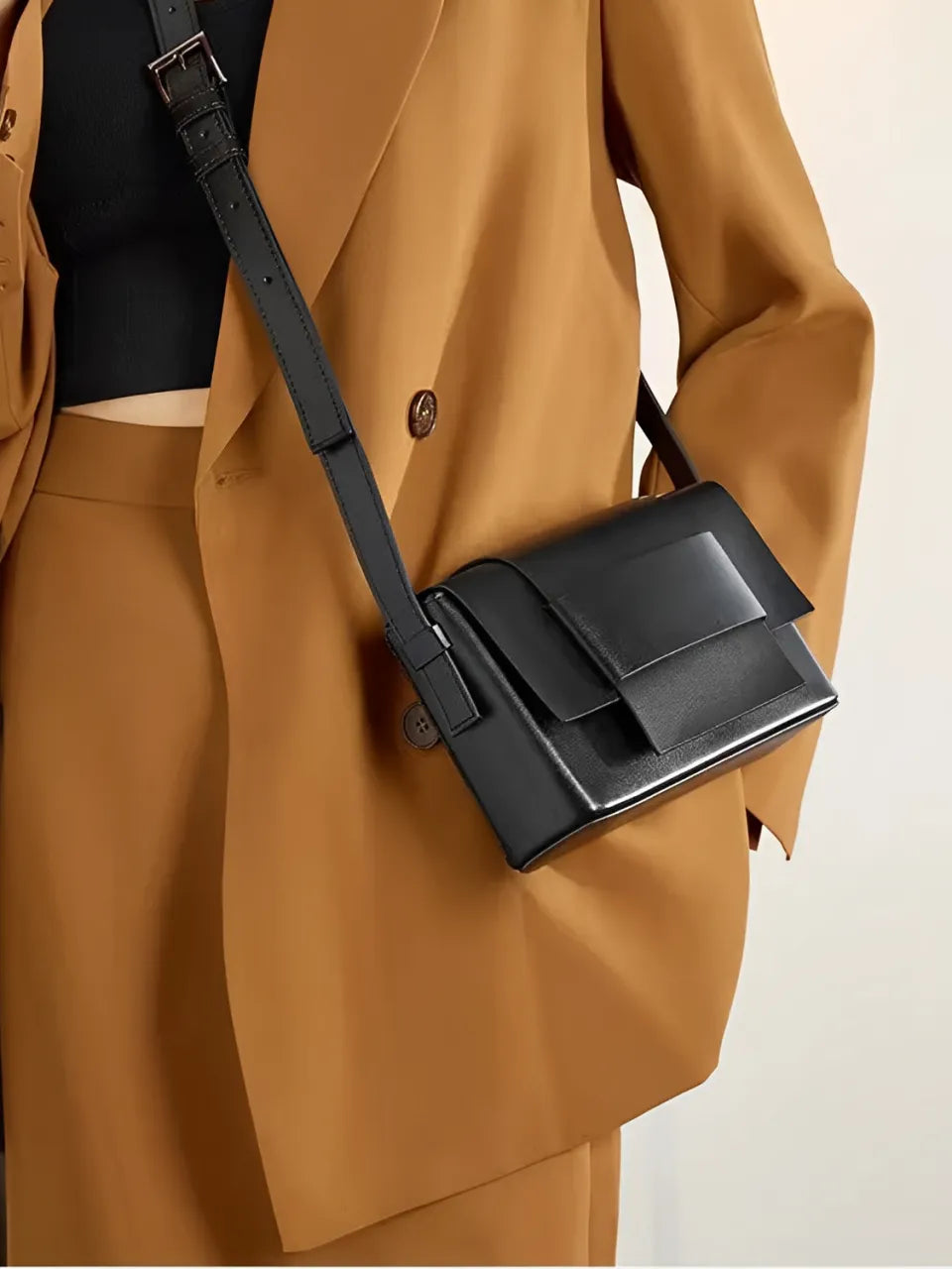 Bolsa Quadrada Couro PU com Alça Transversal e Fecho Magnético - Judy