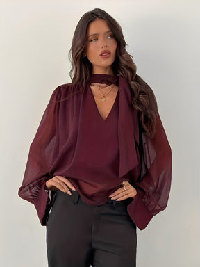 Blusa em Chiffon com Manga Bispo Gola Laço e Punhos Estruturados – Sayuri
