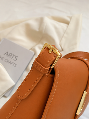 Bolsa Feminina Grande de Ombro com Detalhes Dourados Elegantes - Mary