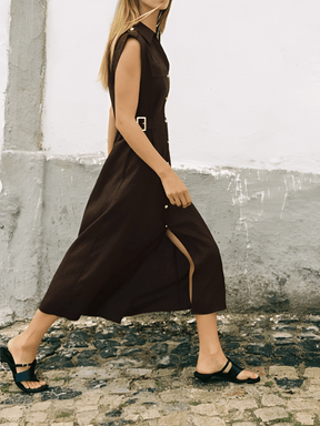 Vestido Midi Chemise Sem Mangas com Botões Dourados e Fivelas – Melina