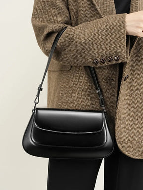 Bolsa Baguete Tiracolo em Couro Genuíno com Alça Ajustável – Briana