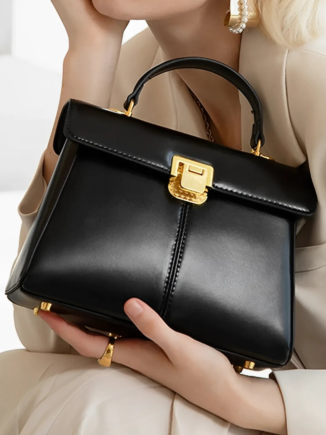 Bolsa de Couro Tiracolo com Lenço Decorativo e Alça de Ombro – Lena