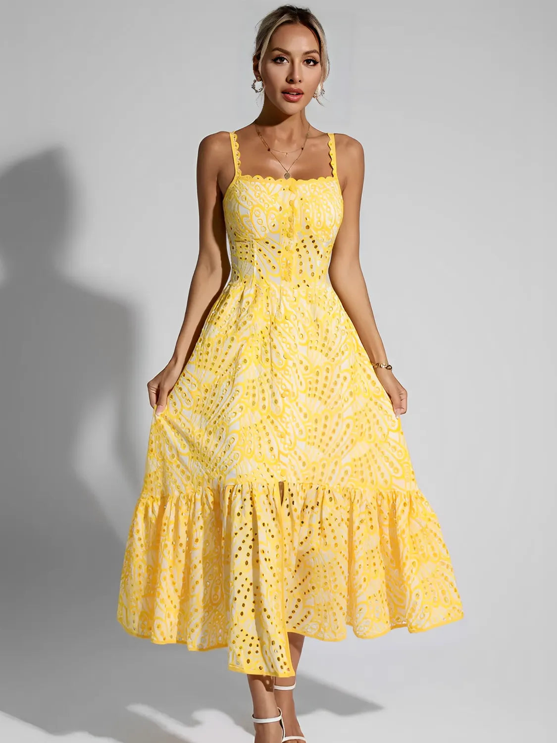 Vestido Midi de Laise com Babados Delicados e Elástico nas Costas – Marina