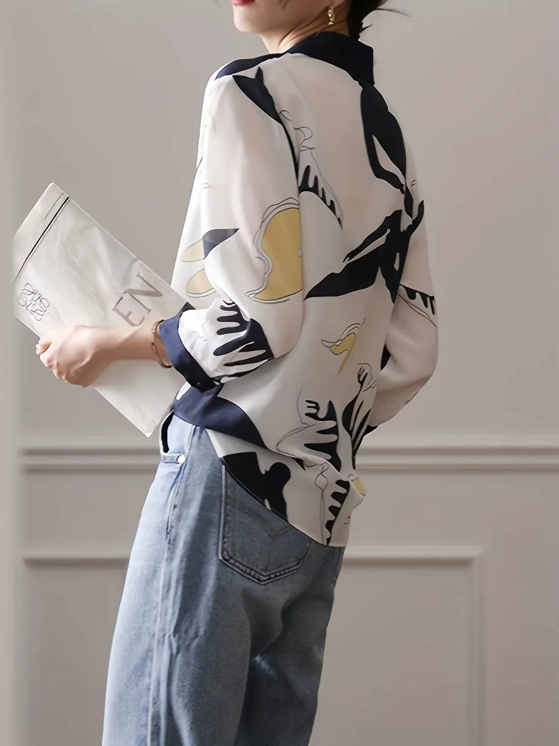 Camisa Estampada Casual com Decote em V e Botões - Elara