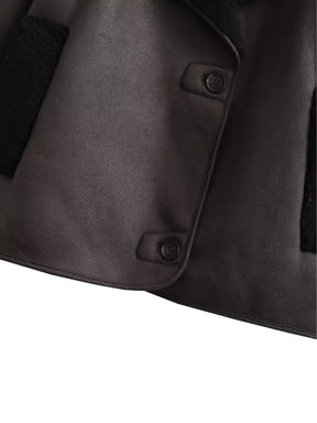 Casaco Oversized Peluciado em Couro PU e Bolsos - Giselle