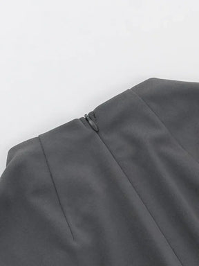 Vestido Curto de Alfaiataria com Mangas Longas Flare e Bolsos – Paloma