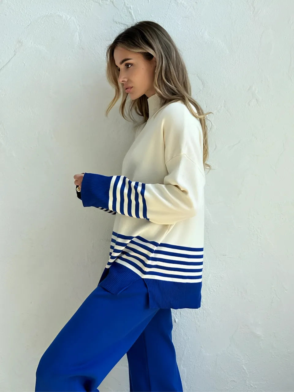 Conjunto com Suéter Listrado Gola Alta e Calça de Cós Elástico - July