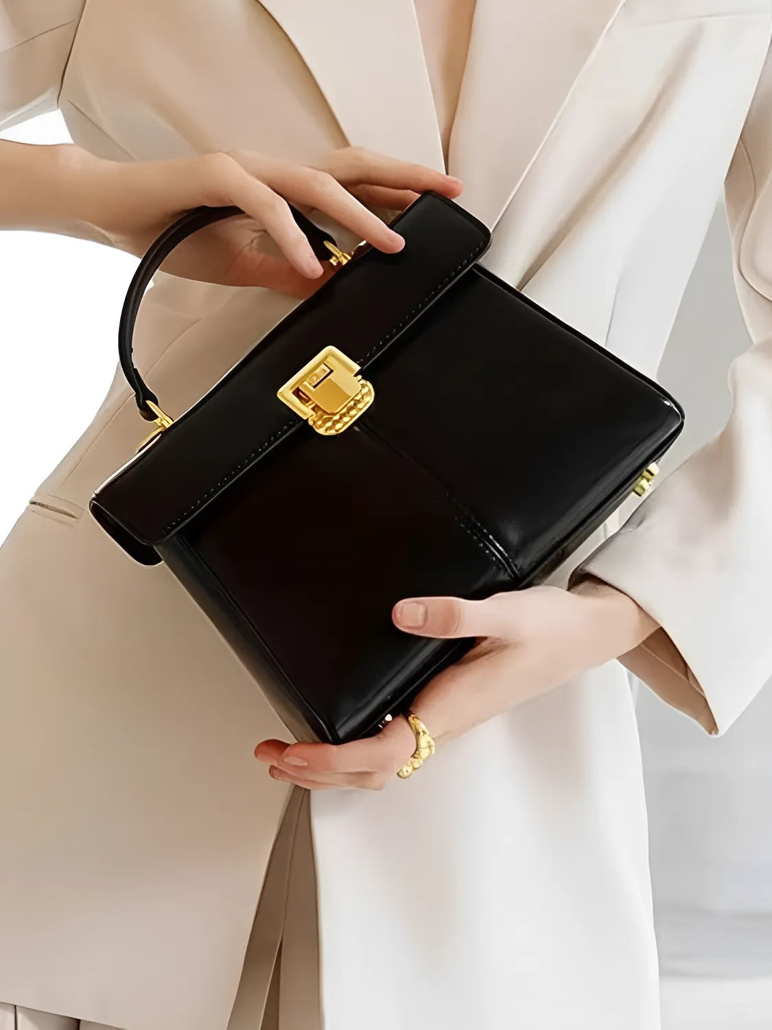Bolsa de Couro Tiracolo com Lenço Decorativo e Alça de Ombro – Lena