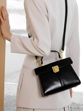Bolsa de Couro Tiracolo com Lenço Decorativo e Alça de Ombro – Lena