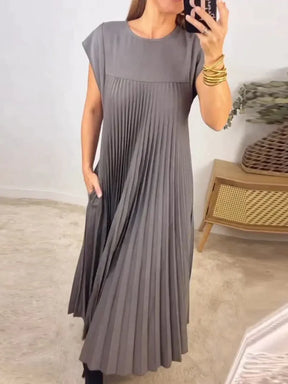 Vestido Longo Plissado Soltinho com Mangas Curtas e Decote – Diana