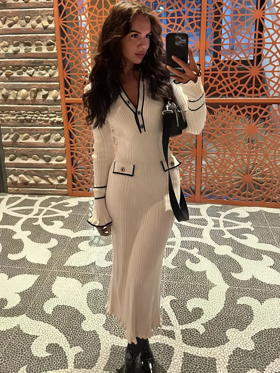 Vestido Longo em Tricô com Manga Longa Babados e Bolso Decorativo – Estefânia